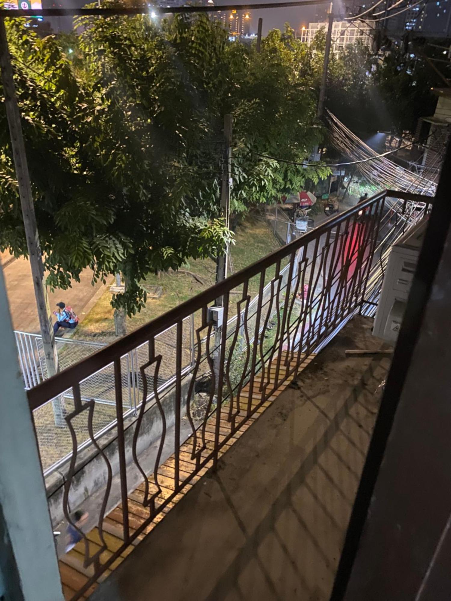 Sleep Break Hostel Sathon Bangkok Exterior foto